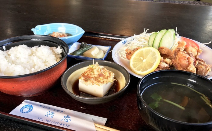 夕食は徒歩圏内にある和食レストランにて