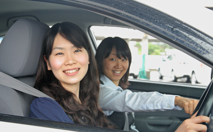 インストラクターのサポートのもと、安心して運転にチャレンジ