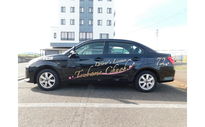 オシャレなデザインの教習車