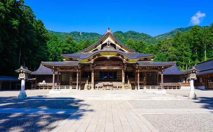新潟屈指のパワースポット｜弥彦神社