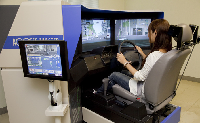 実際の運転を想定したシミュレーター