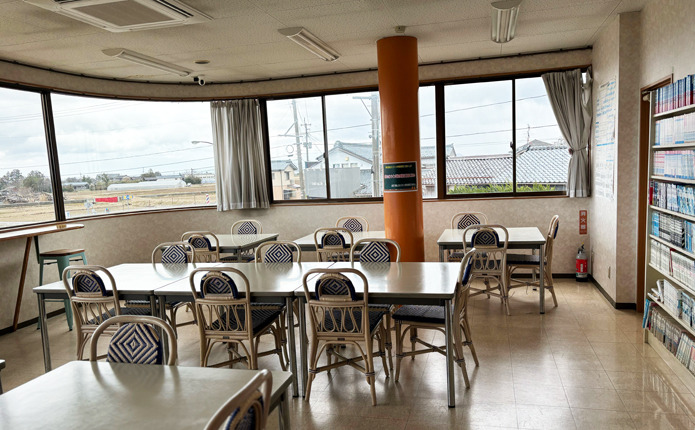 ゆったり過ごせる｜学校食堂