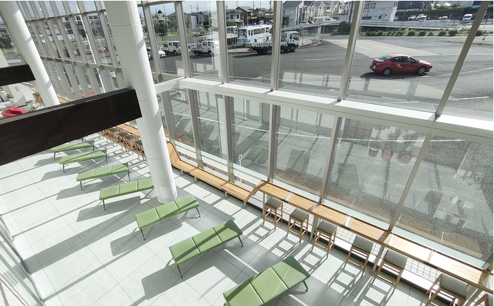 教習所ロビーの吹抜け