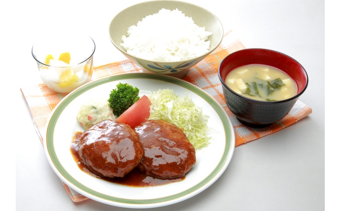 綜合自動車学校の自慢!30種類から選べる昼食メニュー