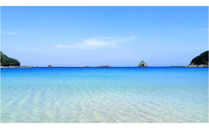 夏は海水浴でにぎあう外浦海岸