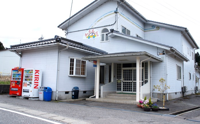 校内に隣接する宿舎『ツイン館』