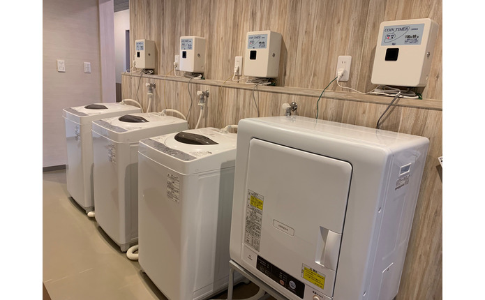 洗濯がしやすい、宿舎のランドリールーム