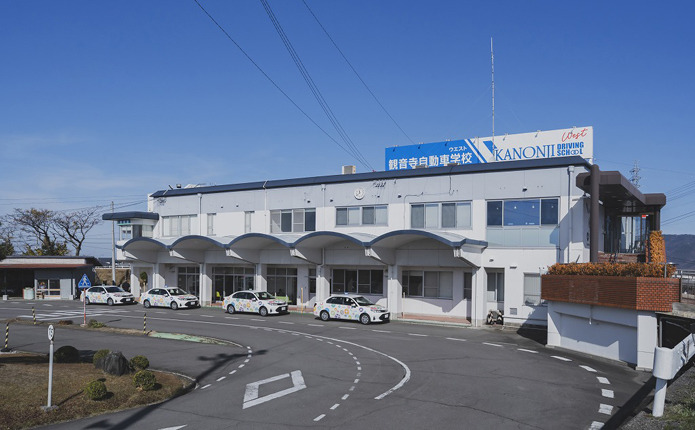 WEST校 全体外観