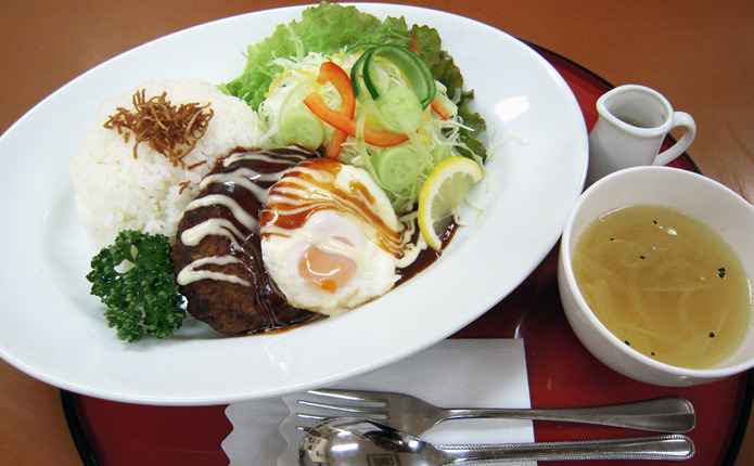 食堂メニュー例（ロコモコセット）