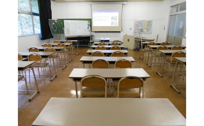 学科教習室