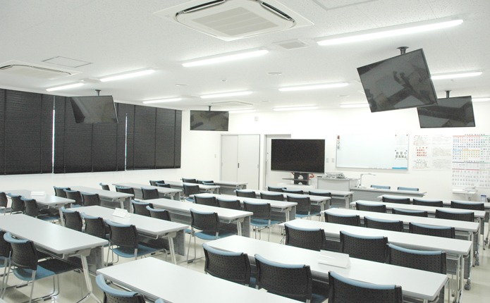 新しい校舎２階の学科教室