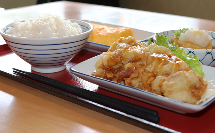 三川食堂の食事例